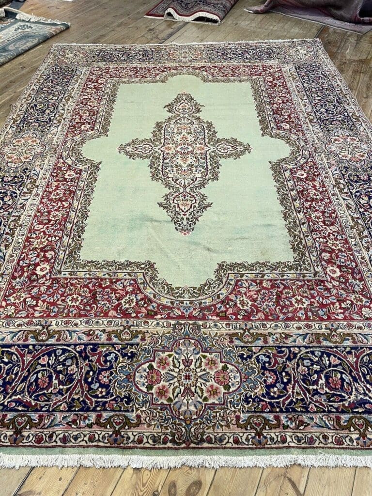 antiker-seltener-kerman-teppich-250x350-cm-mit-400000-knoten-grunes-9 Perserteppich Kerman 250 x 350 cm Wolle handgeknüpft