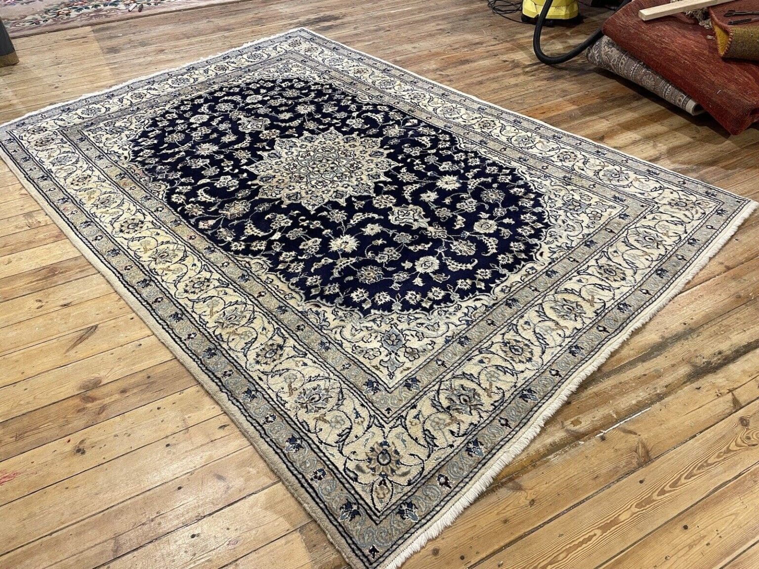 Perserteppich Nain 300 x 200 cm Wolle handgeknüpft