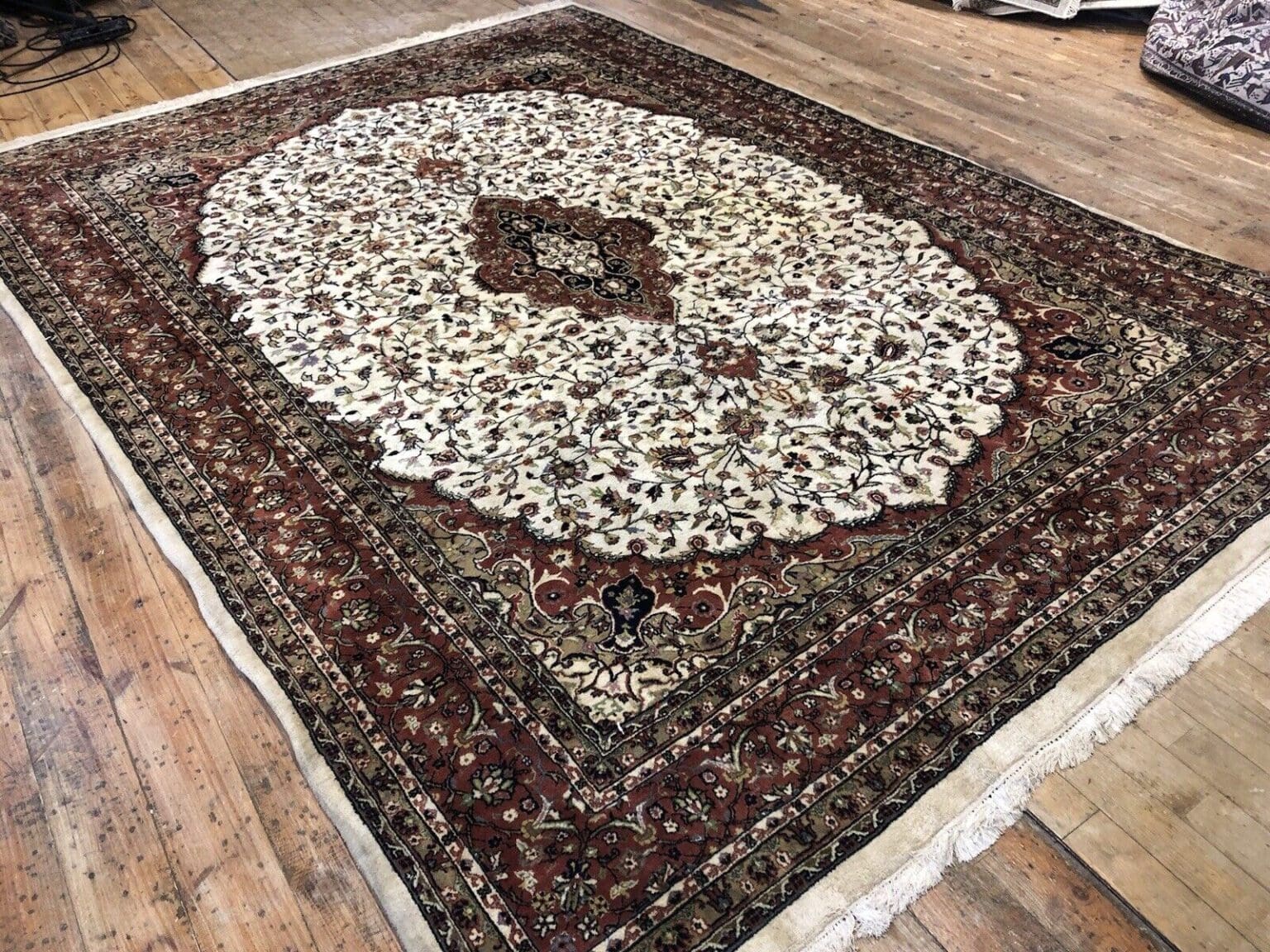 exquisiter-bijar-teppich-in-beige-250-x-350-cm-450000-knoten-aus-100-1-2 Perserteppich Bijar 250 x 350 cm Schurwolle handgeknüpft
