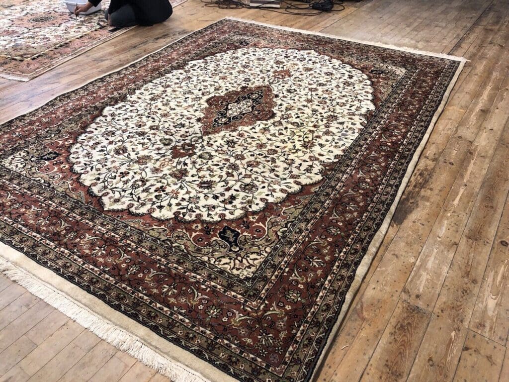 exquisiter-bijar-teppich-in-beige-250-x-350-cm-450000-knoten-aus-100-1-7 Perserteppich Bijar 250 x 350 cm Schurwolle handgeknüpft