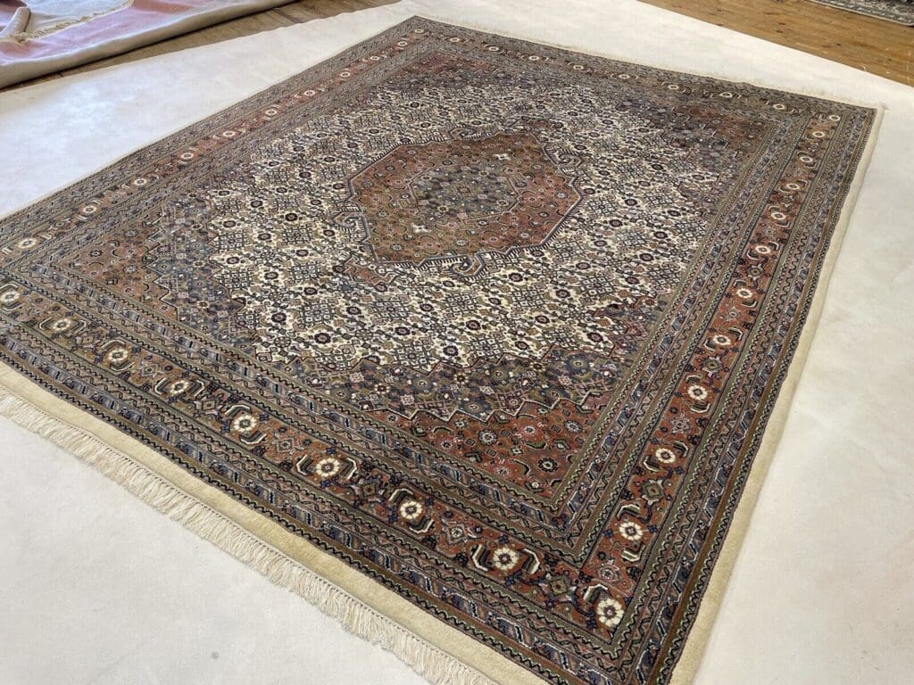perserteppich-300x250-cm-400000-knoten-m-beige-mit-floralen-elementen-2 Perserteppich Bijar 300x250 cm handgeknüpft