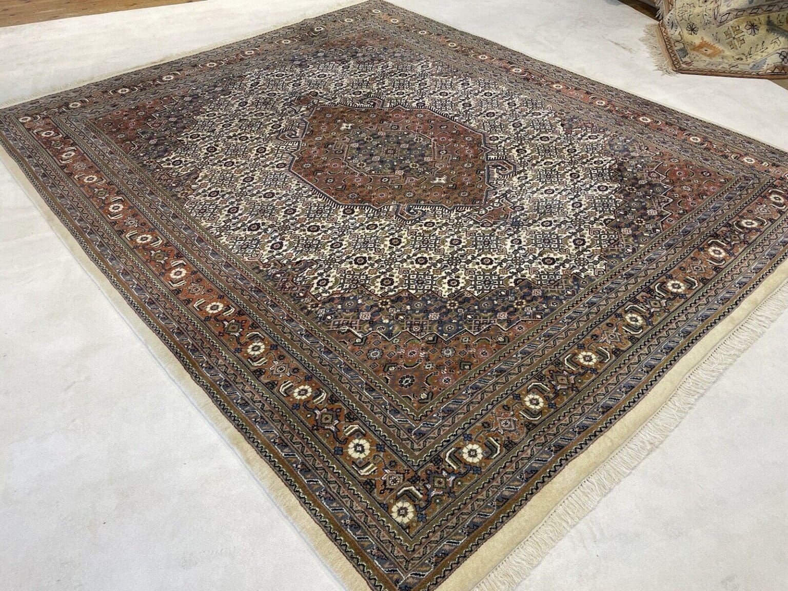 perserteppich-300x250-cm-400000-knoten-m-beige-mit-floralen-elementen-3 Perserteppich Bijar 300x250 cm handgeknüpft
