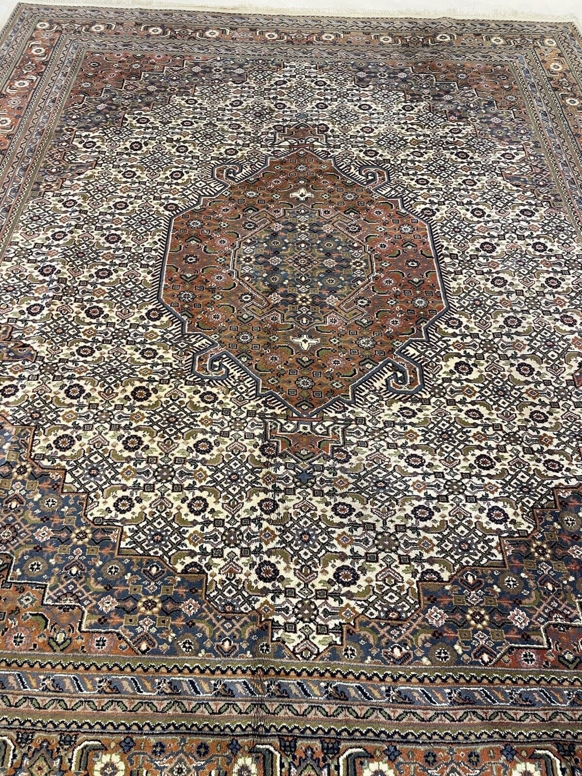 perserteppich-300x250-cm-400000-knoten-m-beige-mit-floralen-elementen-5 Perserteppich Bijar 300x250 cm handgeknüpft