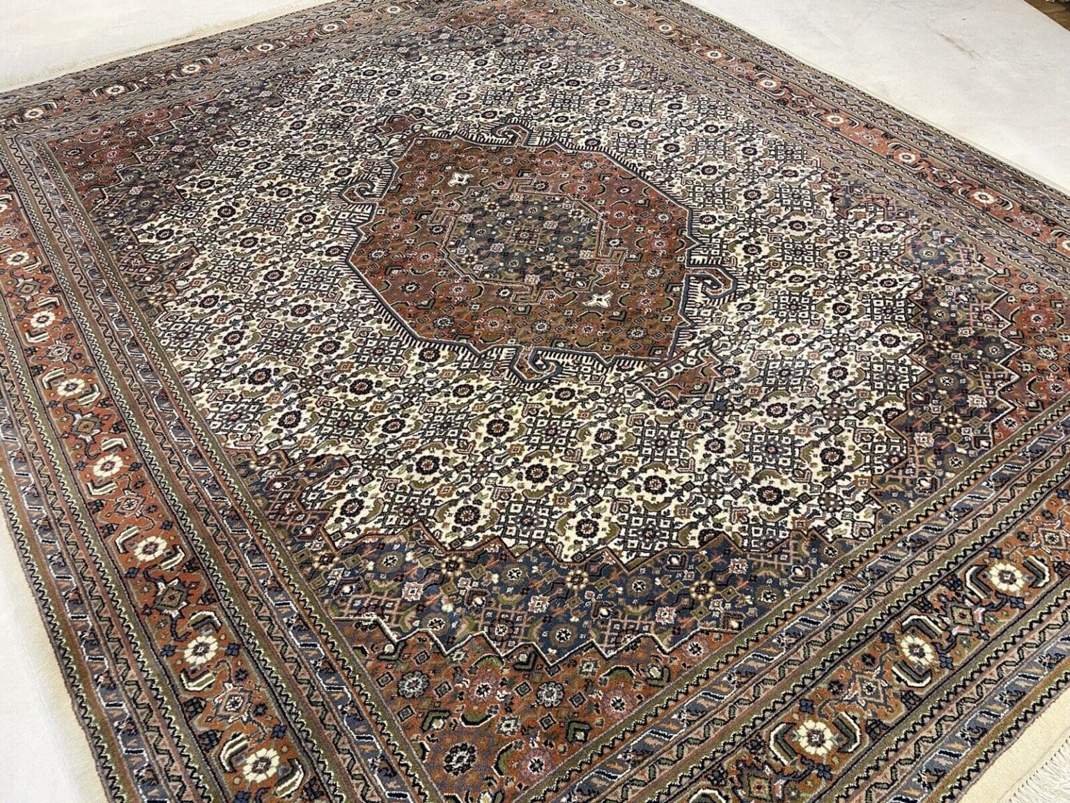 perserteppich-300x250-cm-400000-knoten-m-beige-mit-floralen-elementen-7 Perserteppich Bijar 300x250 cm handgeknüpft