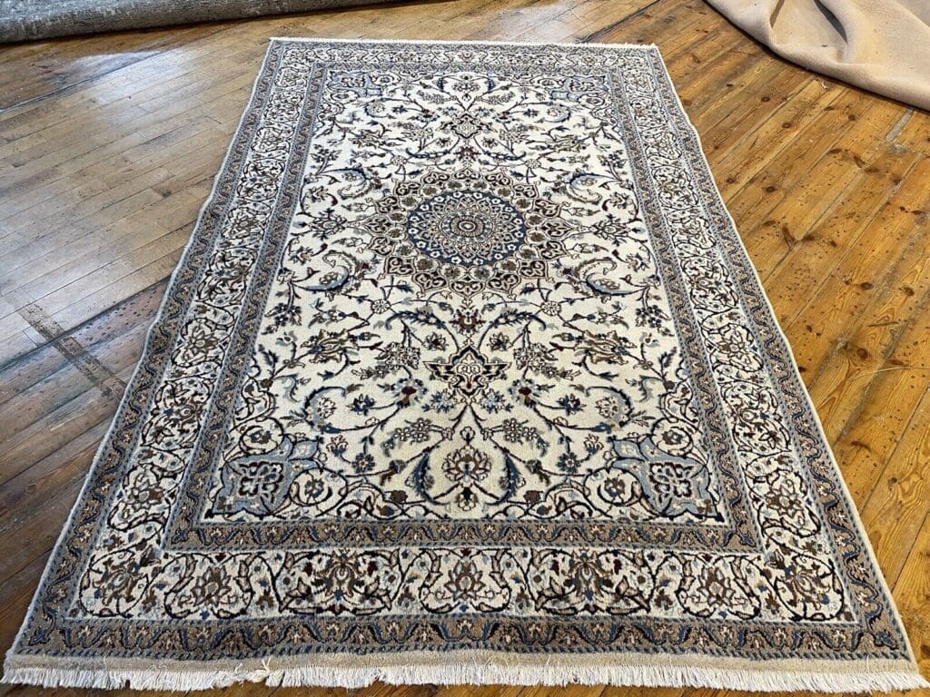 Perserteppich Nain 270x170 cm Wolle handgeknüpft