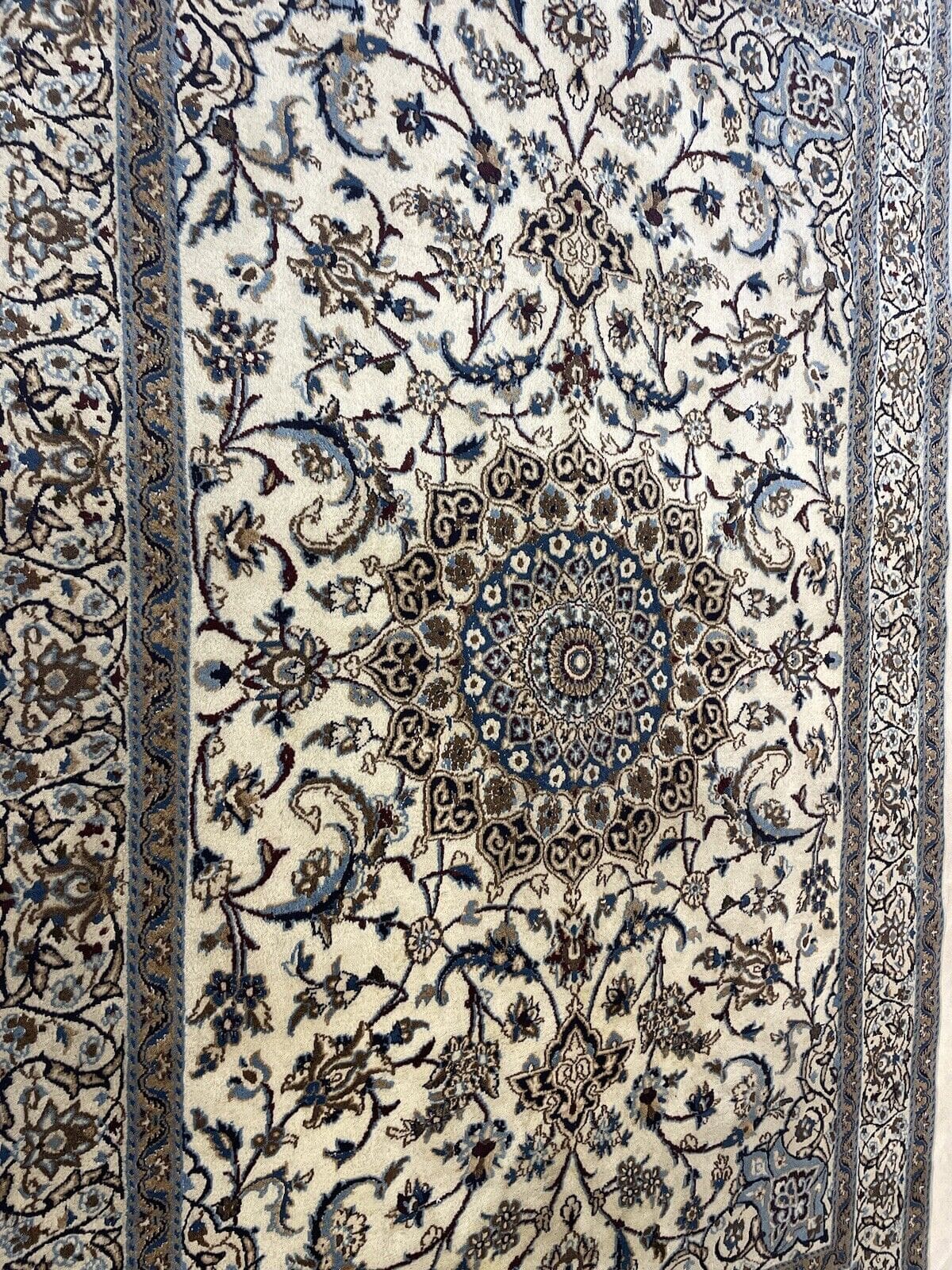 Perserteppich Nain 270x170 cm Wolle handgeknüpft