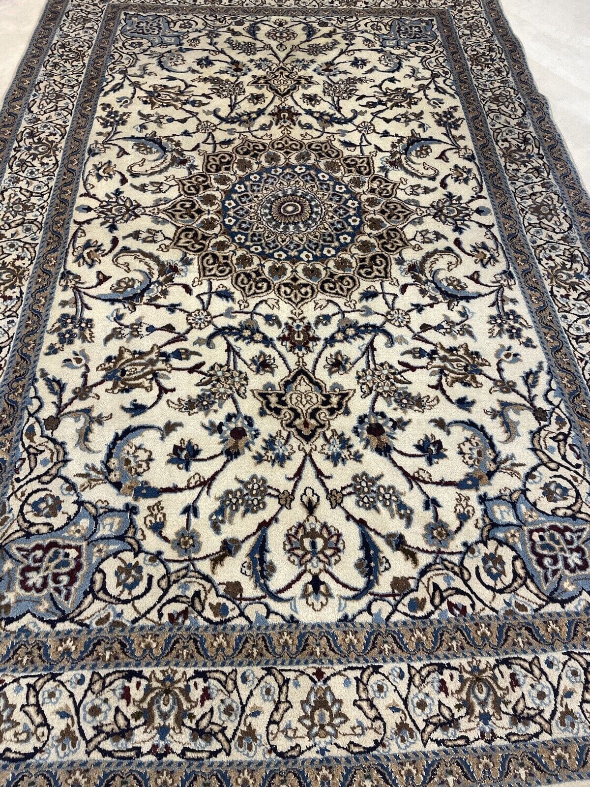 Perserteppich Nain 270x170 cm Wolle handgeknüpft