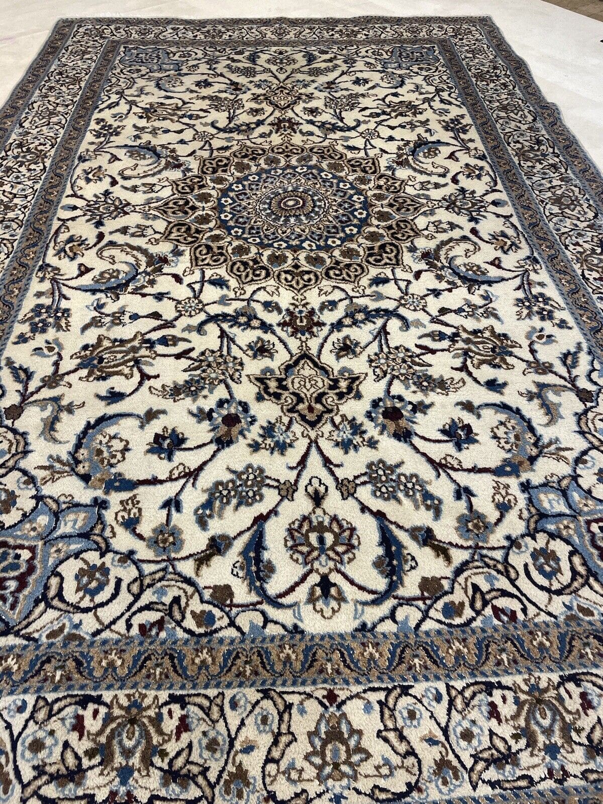Perserteppich Nain 270x170 cm Wolle handgeknüpft