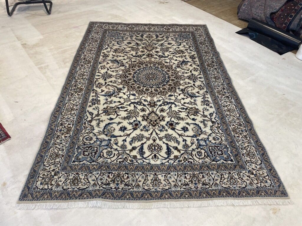 Perserteppich Nain 270x170 cm Wolle handgeknüpft
