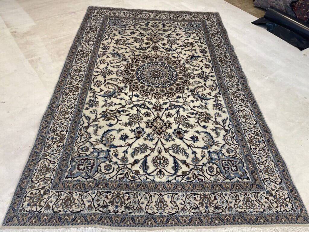 Perserteppich Nain 270x170 cm Wolle handgeknüpft