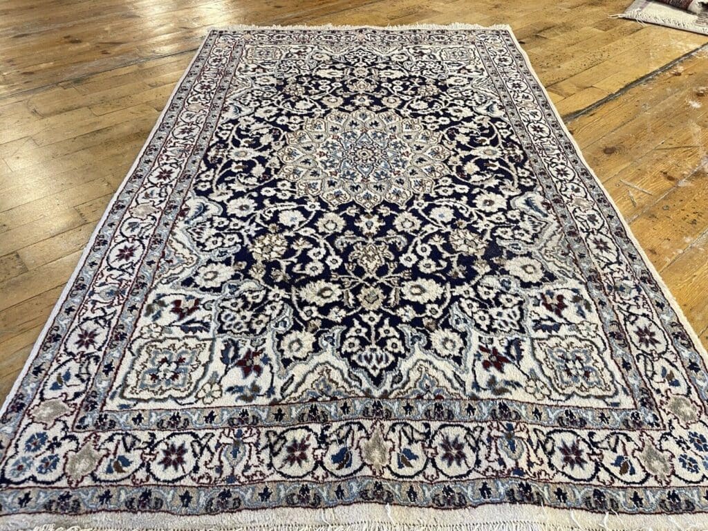 Perserteppich Nain 200x120 cm Wolle handgeknüpft