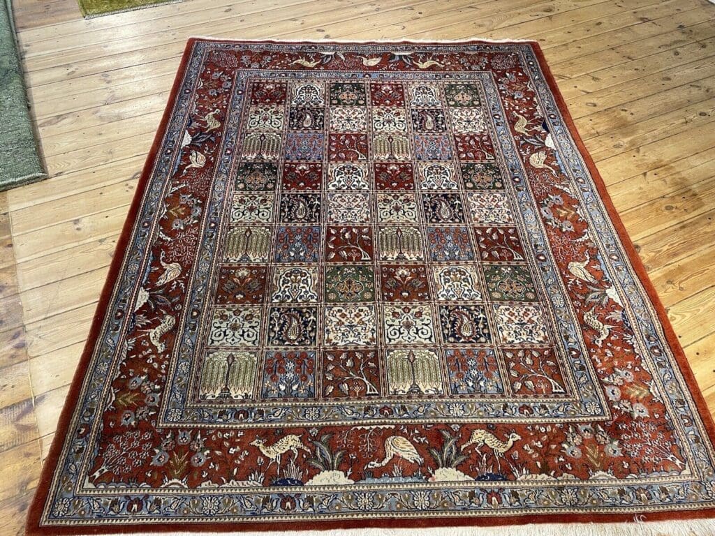 original-perserteppich-moud-mit-seide-241x192-cm-7mm-florhohe-fur-1 Perserteppich Moud 241 x 192 cm Seide handgeknüpft