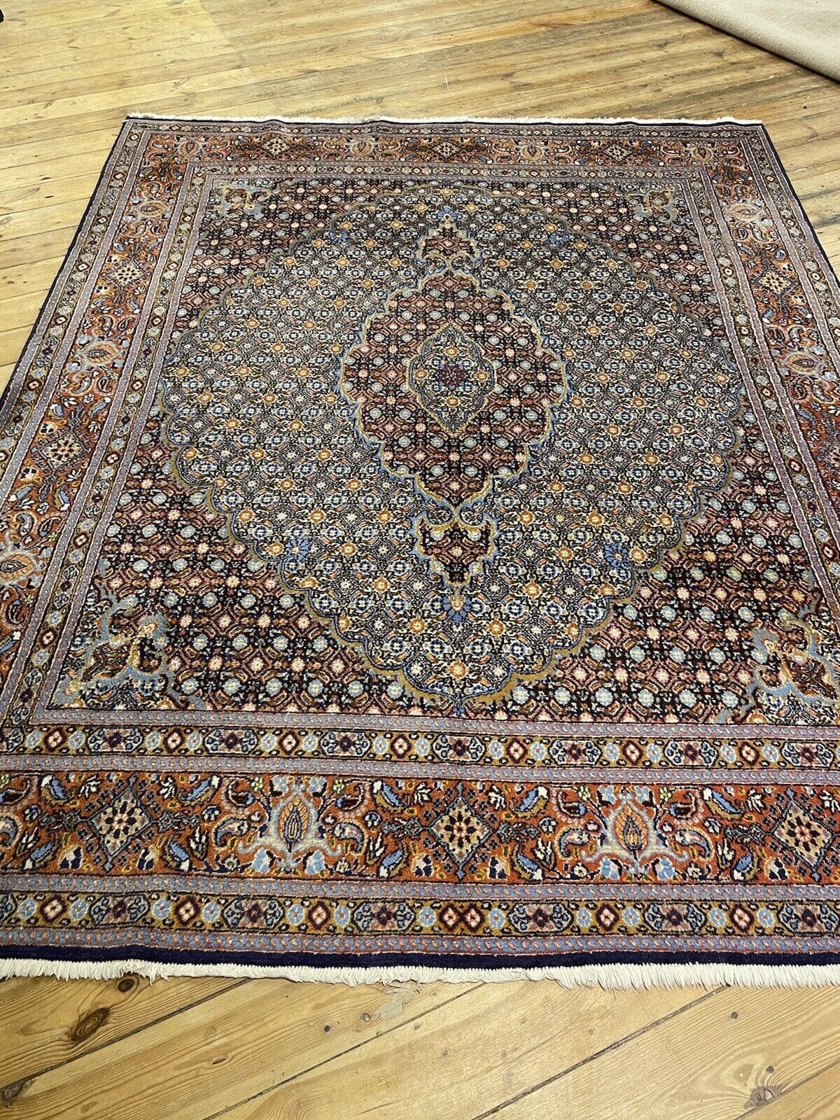 original-perserteppich-moud-mit-seide-quadratisch-240x190-cm-7mm-florhohe-1-6 Perserteppich Moud 240 x 190 cm Wolle handgeknüpft