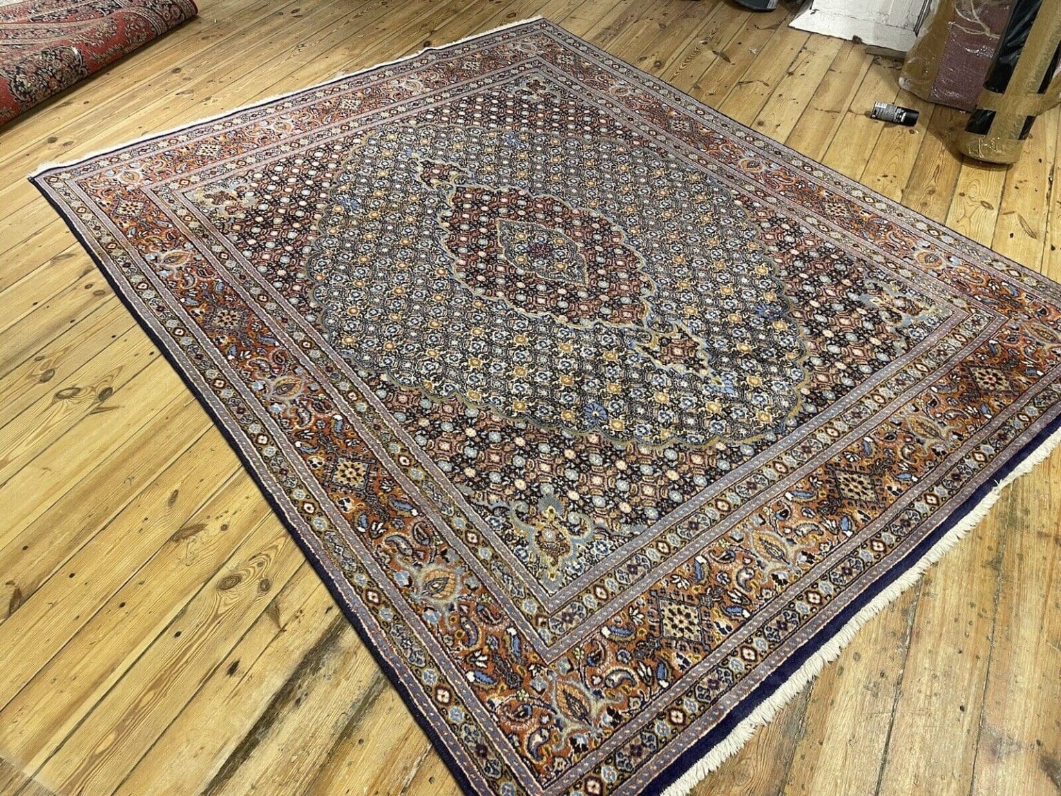 original-perserteppich-moud-mit-seide-quadratisch-240x190-cm-7mm-florhohe-1-8 Perserteppich Moud 240 x 190 cm Wolle handgeknüpft