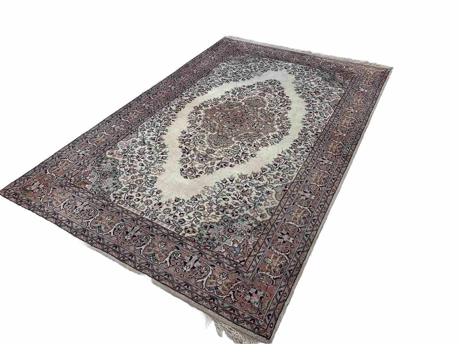Orientteppich 265 x 170 cm Schurwolle handgeknüpft