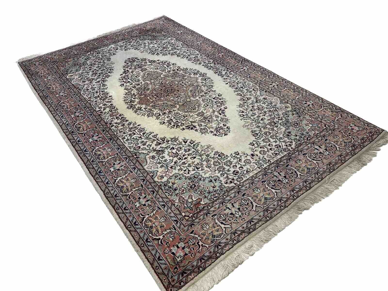 Orientteppich 265 x 170 cm Schurwolle handgeknüpft