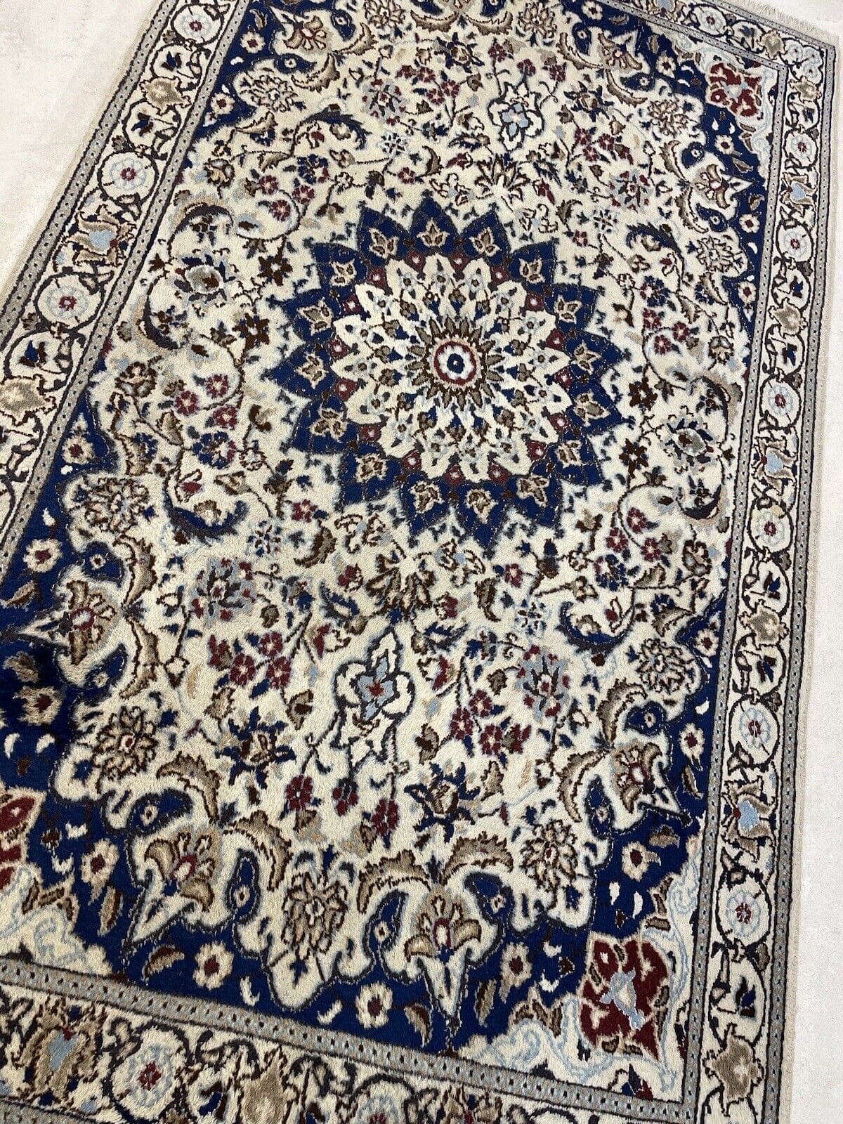 Perserteppich Nain 200x115 cm Wolle handgeknüpft