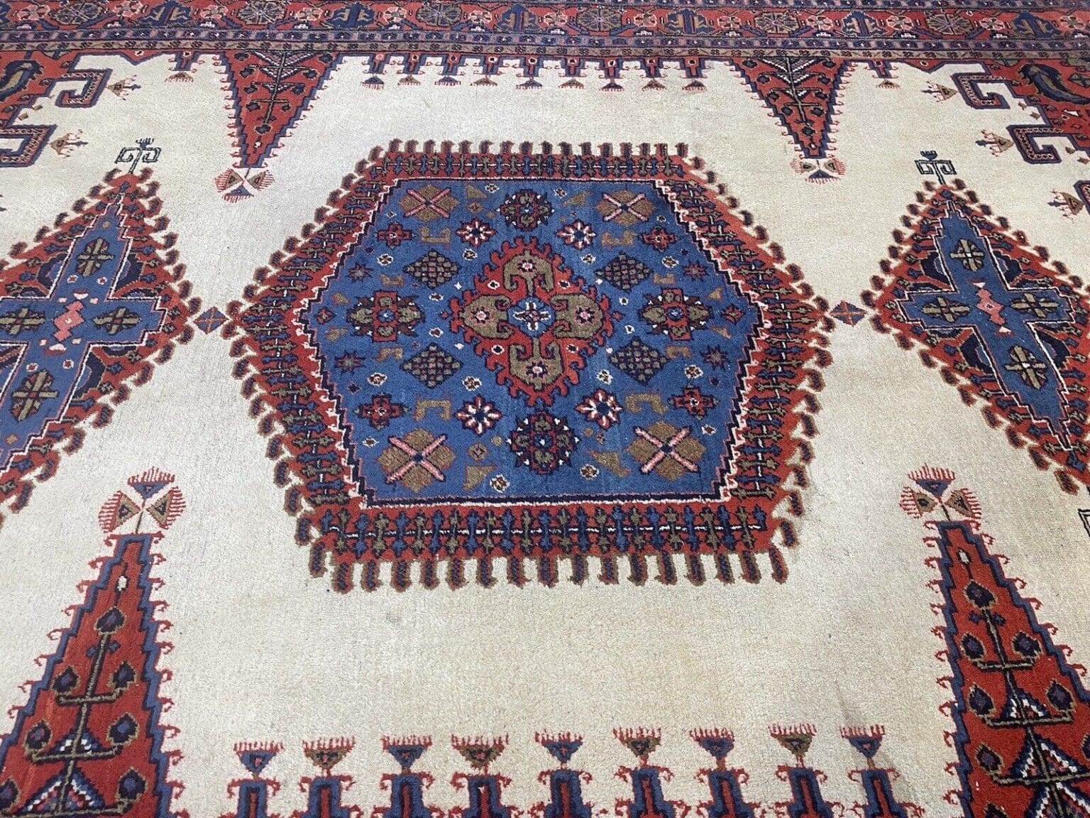 Perserteppich Sarough 390 x 270 cm Wolle handgeknüpft