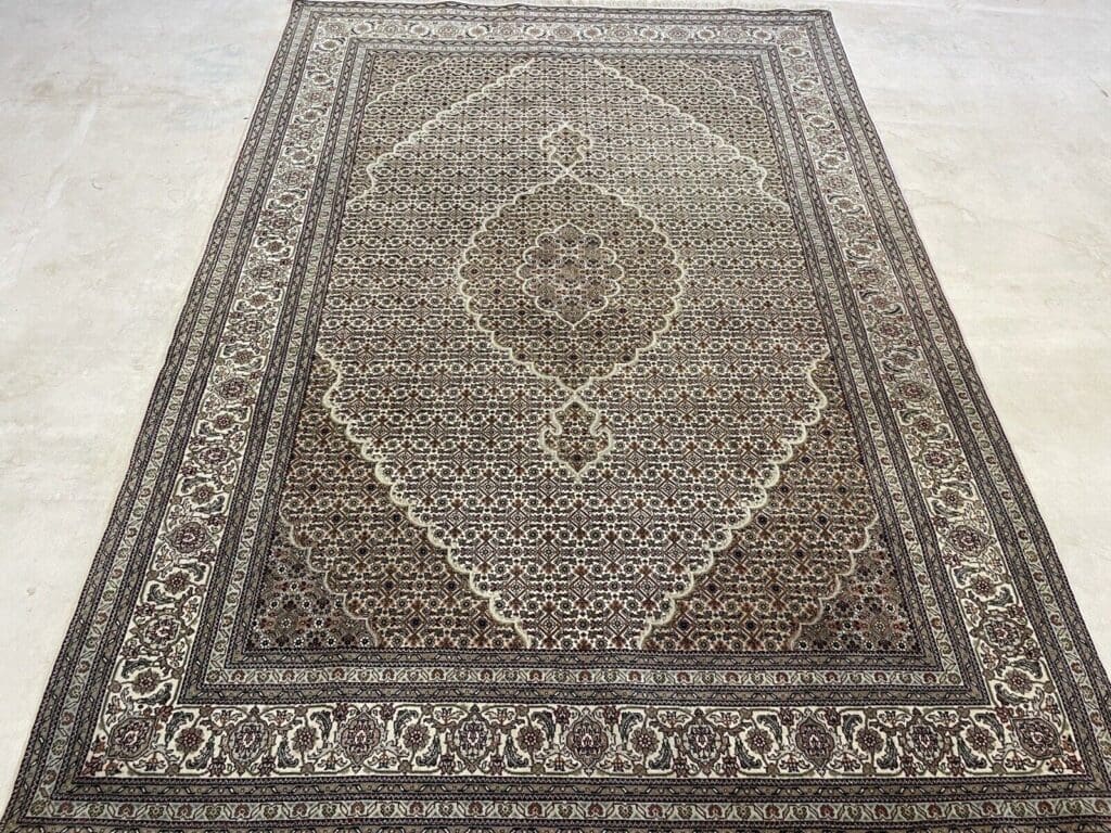 Perserteppich Moud 250x175 cm Wolle Seide handgeknüpft