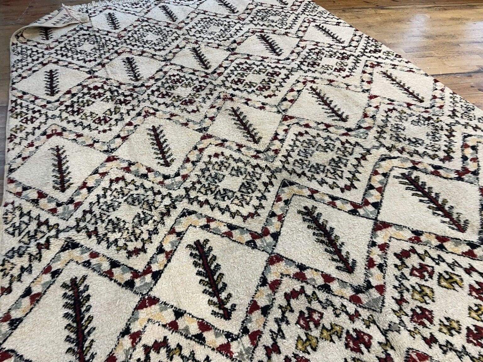 perserteppich-395x265-cm-100-natur-schurwolle-hochflor-regionales-9 Orientteppich Marrakko 395 x 265 cm Wolle handgeknüpft
