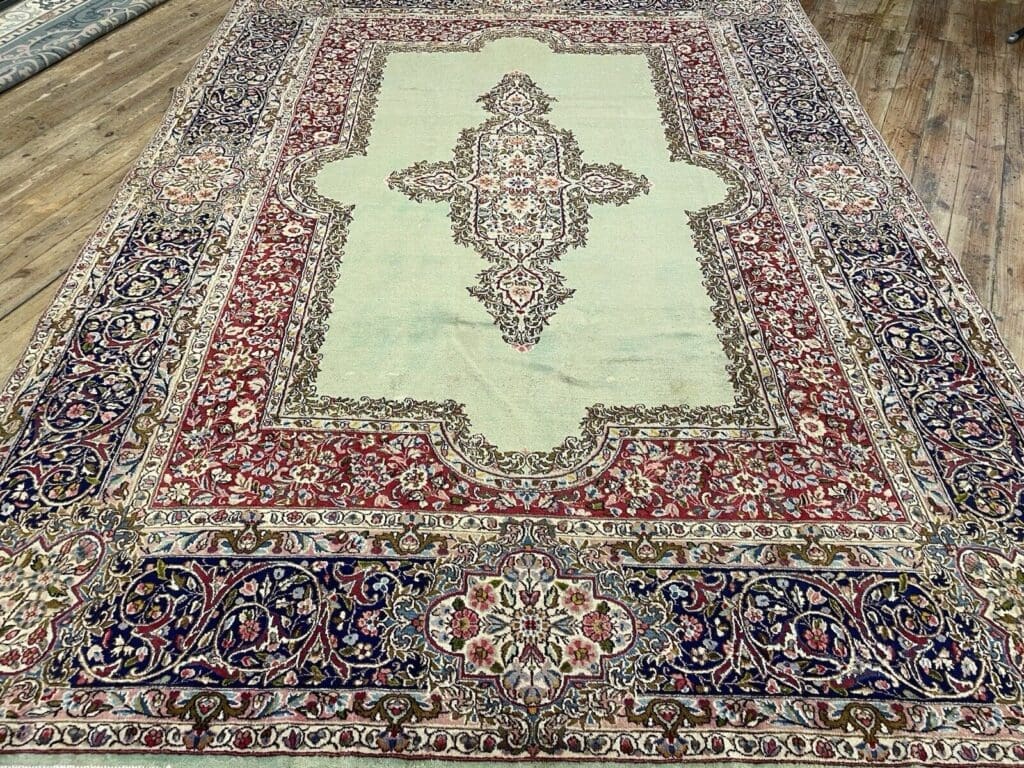 antiker-kerman-perserteppich-350x250-cm-extrem-fein-geknupft-florhohe-4mm-1-3 Perserteppich Kerman 350 x 250 cm Wolle handgeknüpft