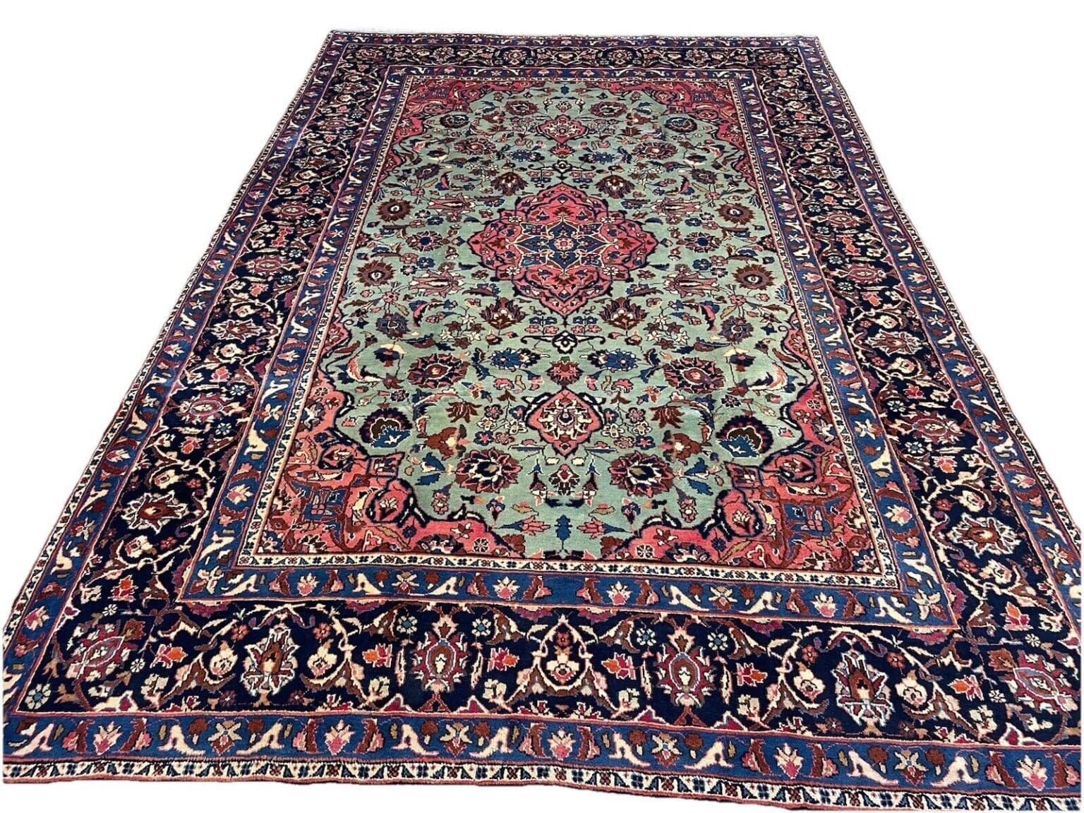 perserteppich-305x205-cm-medaillon-muster-in-lebendigem-grun-8-mm-1 Perserteppich 305x205 cm Wolle handgeknüpft