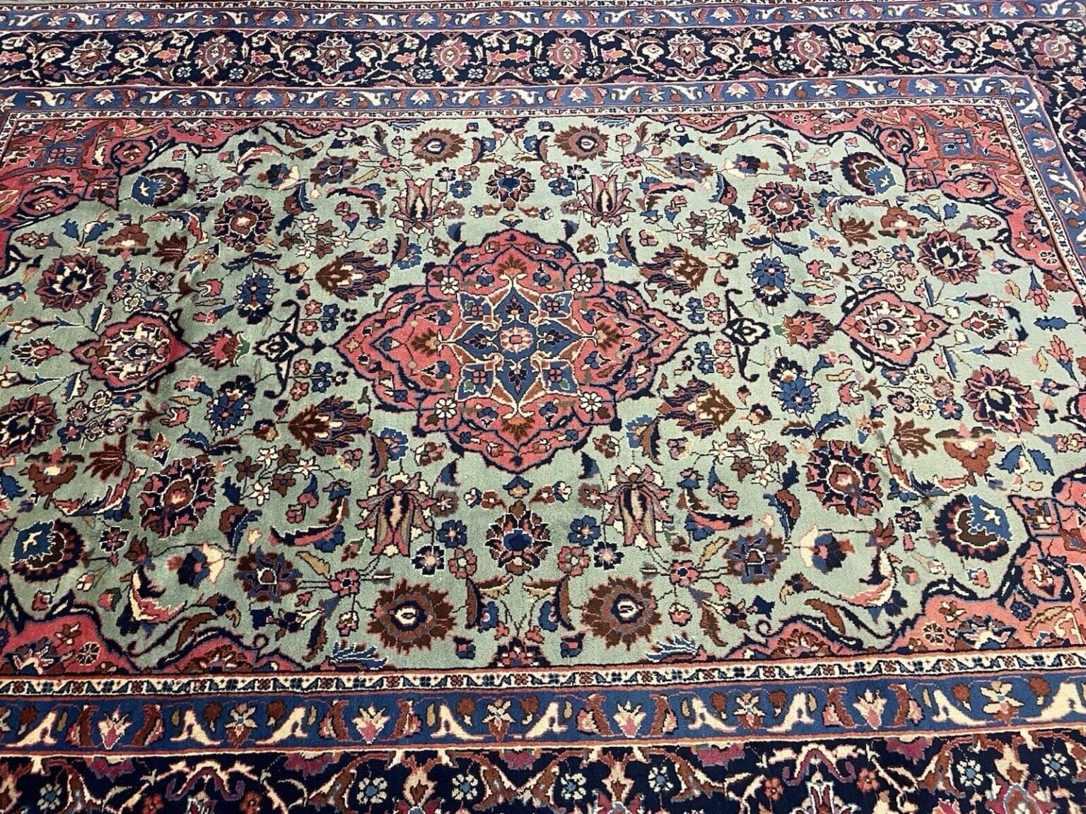 perserteppich-305x205-cm-medaillon-muster-in-lebendigem-grun-8-mm-6 Perserteppich 305x205 cm Wolle handgeknüpft