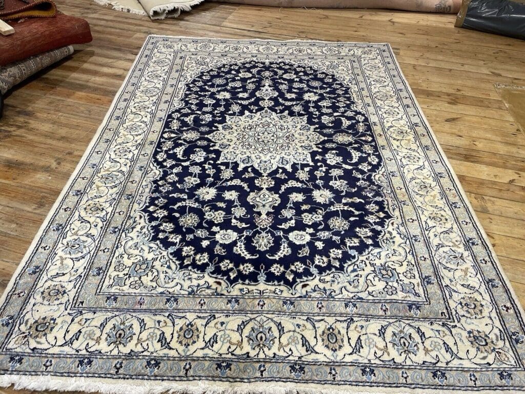 Perserteppich Nain 290x200 cm Wolle handgeknüpft