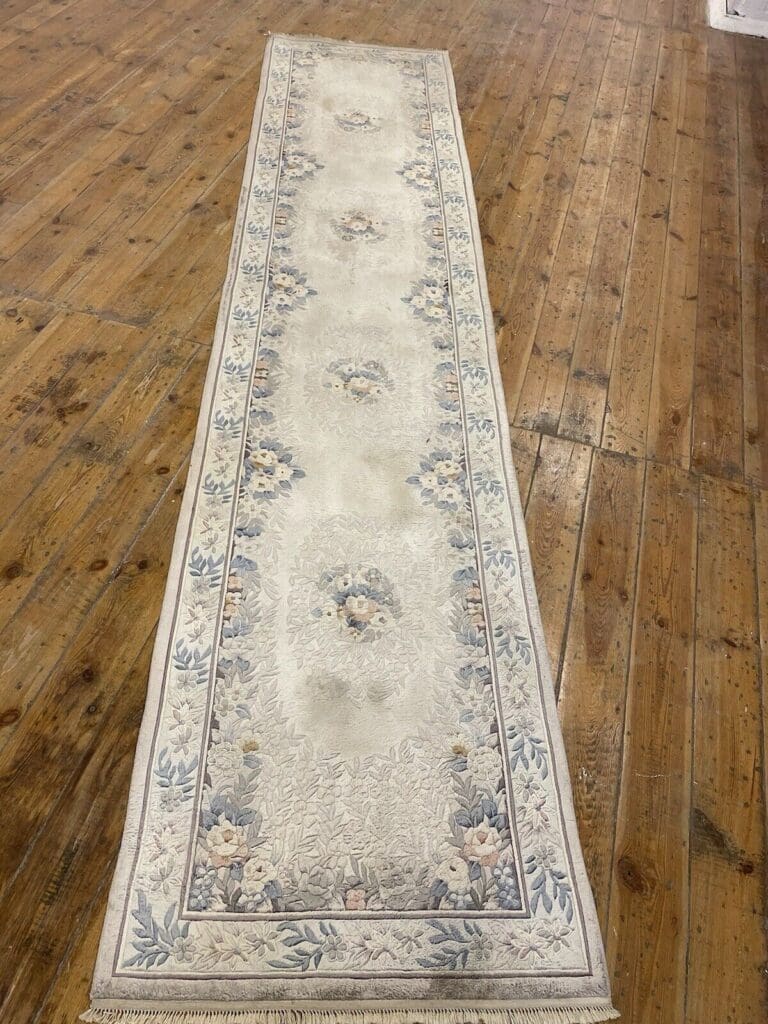 original-peking-laufer-350x76-cm-reine-seide-grau-beige-handgeknupft-1-5 Orientteppich Peking 350x76 cm Seide handgeknüpft
