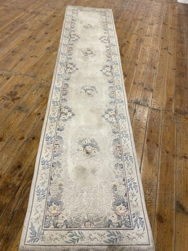 original-peking-laufer-350x76-cm-reine-seide-grau-beige-handgeknupft-1-6 Orientteppich Peking 350x76 cm Seide handgeknüpft