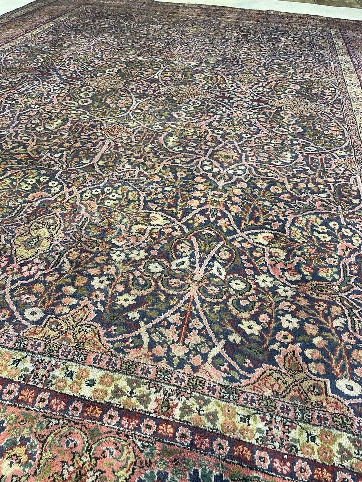 Orientteppich Kashmir 350x255 cm Seide handgeknüpft
