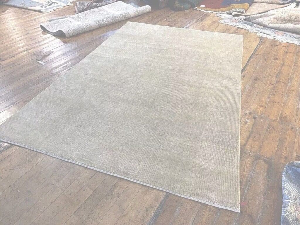 Orientteppich Nepal 305 x 205 cm Wolle handgeknotet