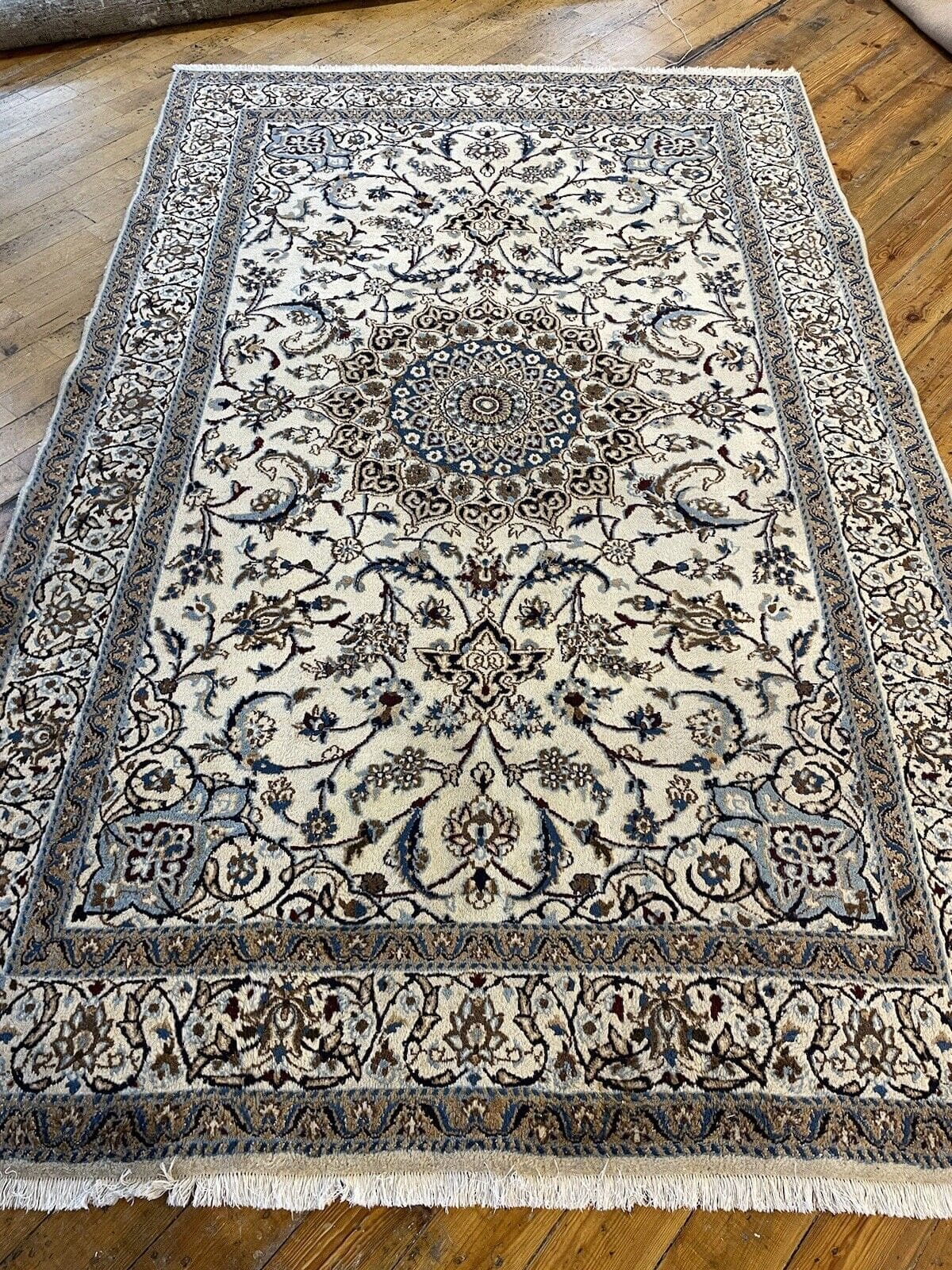 Perserteppich Nain 270x170 cm Wolle handgeknüpft