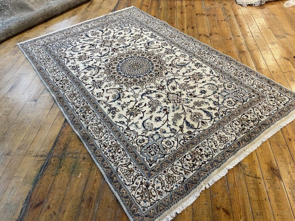 Perserteppich Nain 270x170 cm Wolle handgeknüpft