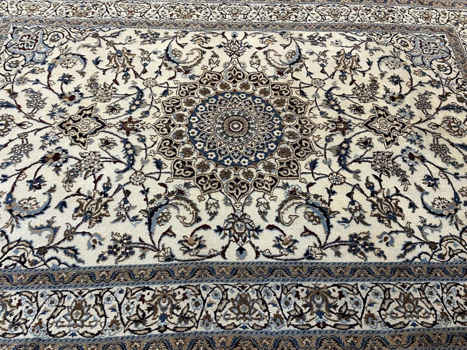 Perserteppich Nain 270x170 cm Wolle handgeknüpft
