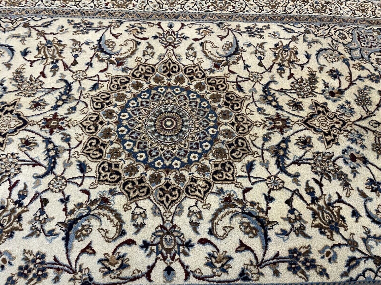 Perserteppich Nain 270x170 cm Wolle handgeknüpft