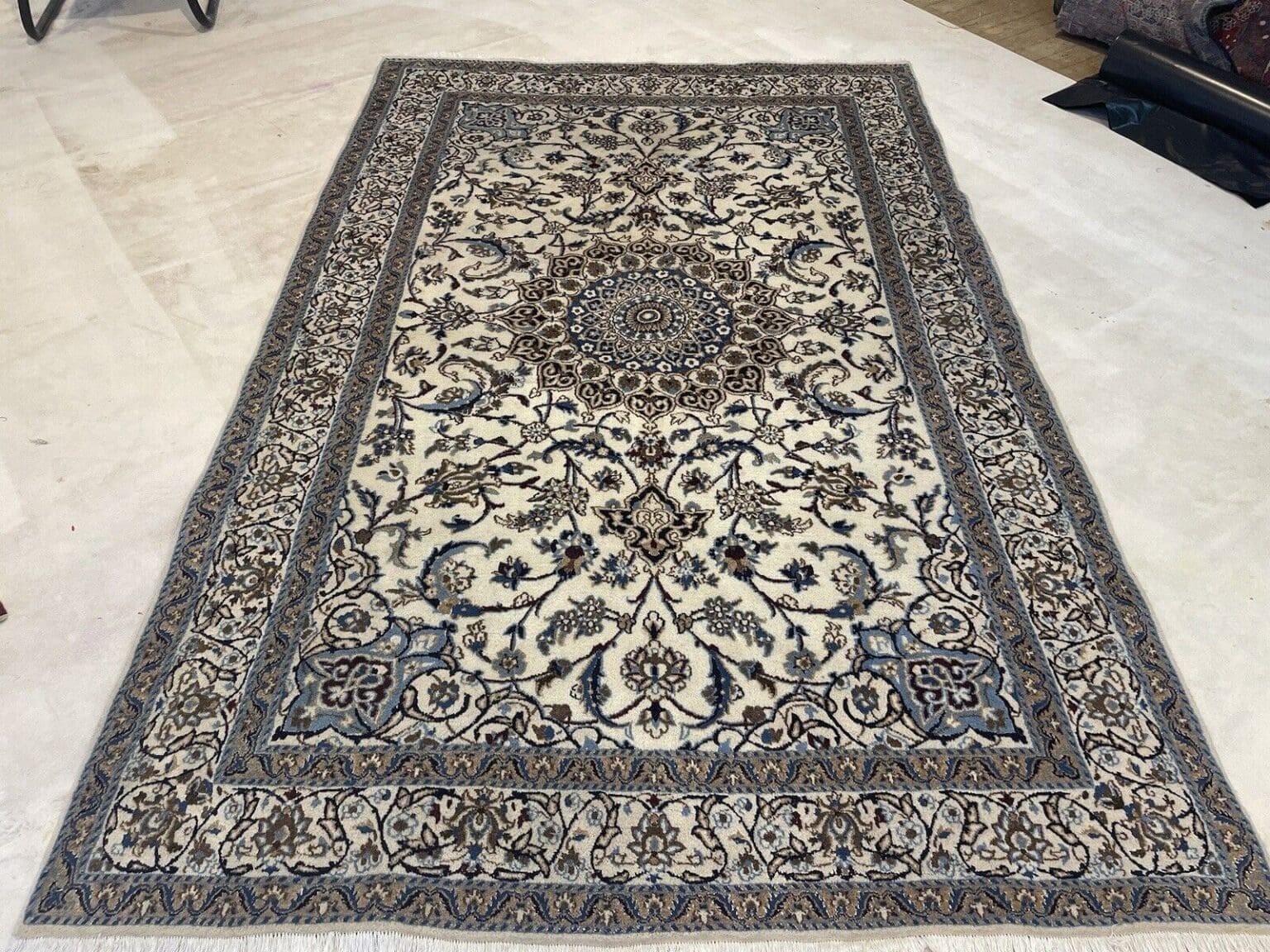 Perserteppich Nain 270x170 cm Wolle handgeknüpft