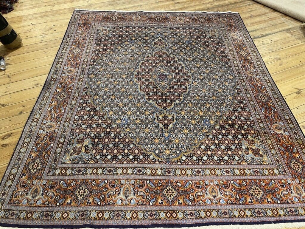 Perserteppich Moud 240 x 190 cm Seide handgeknüpft