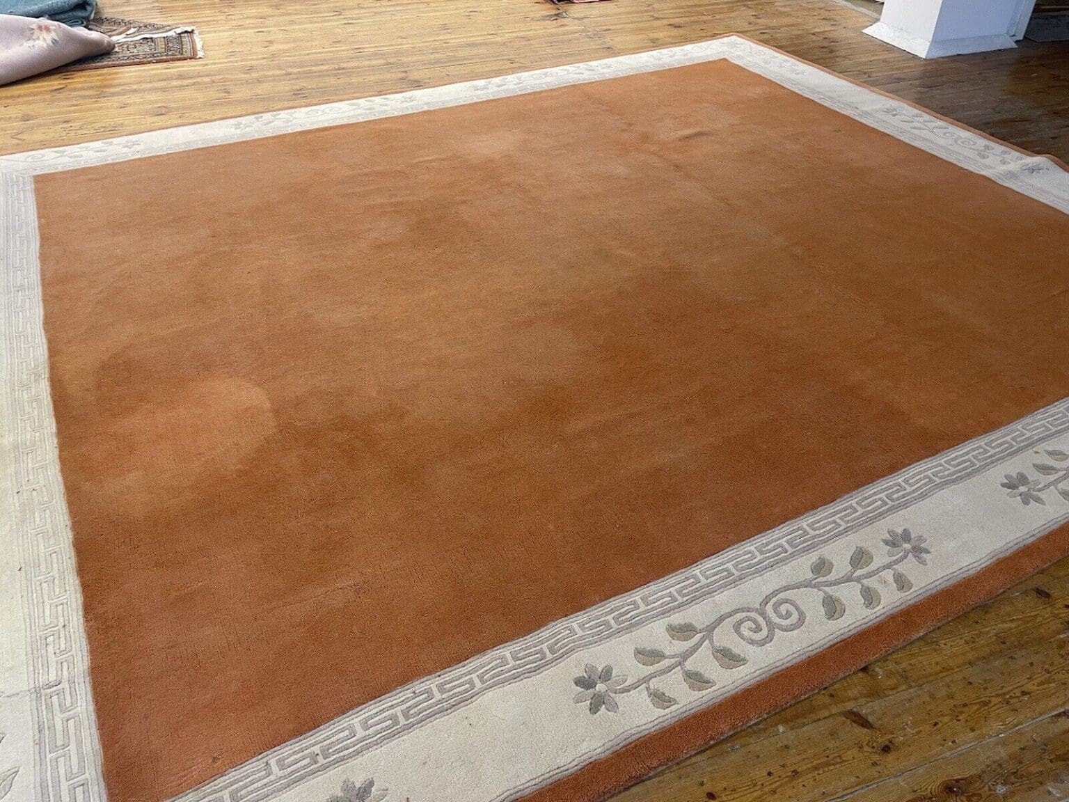 rosa-perserteppich-400x350-cm-100-schurwolle-florhohe-27-mm-1-3 Orientteppich Nepal 400x350 cm Schurwolle handgeknüpft