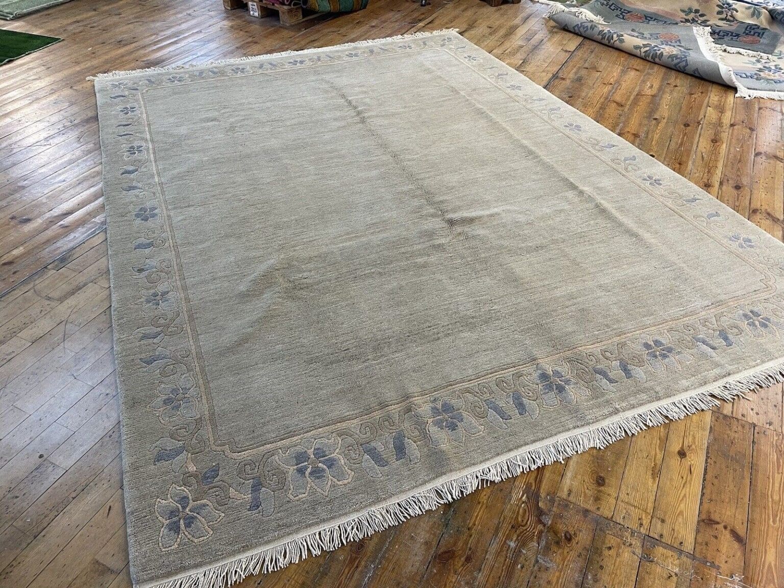 Orientteppich Nepal 340x250 cm Wolle handgeknüpft