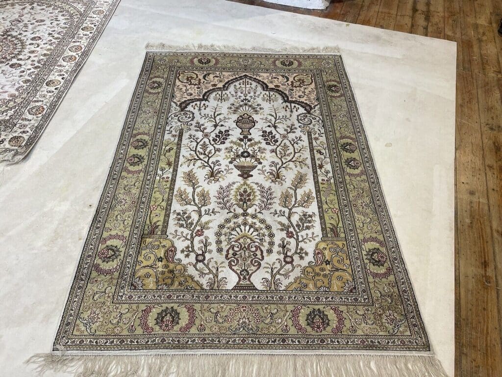 Orientteppich Kashmir 180 x 120 cm Seide handgeknüpft