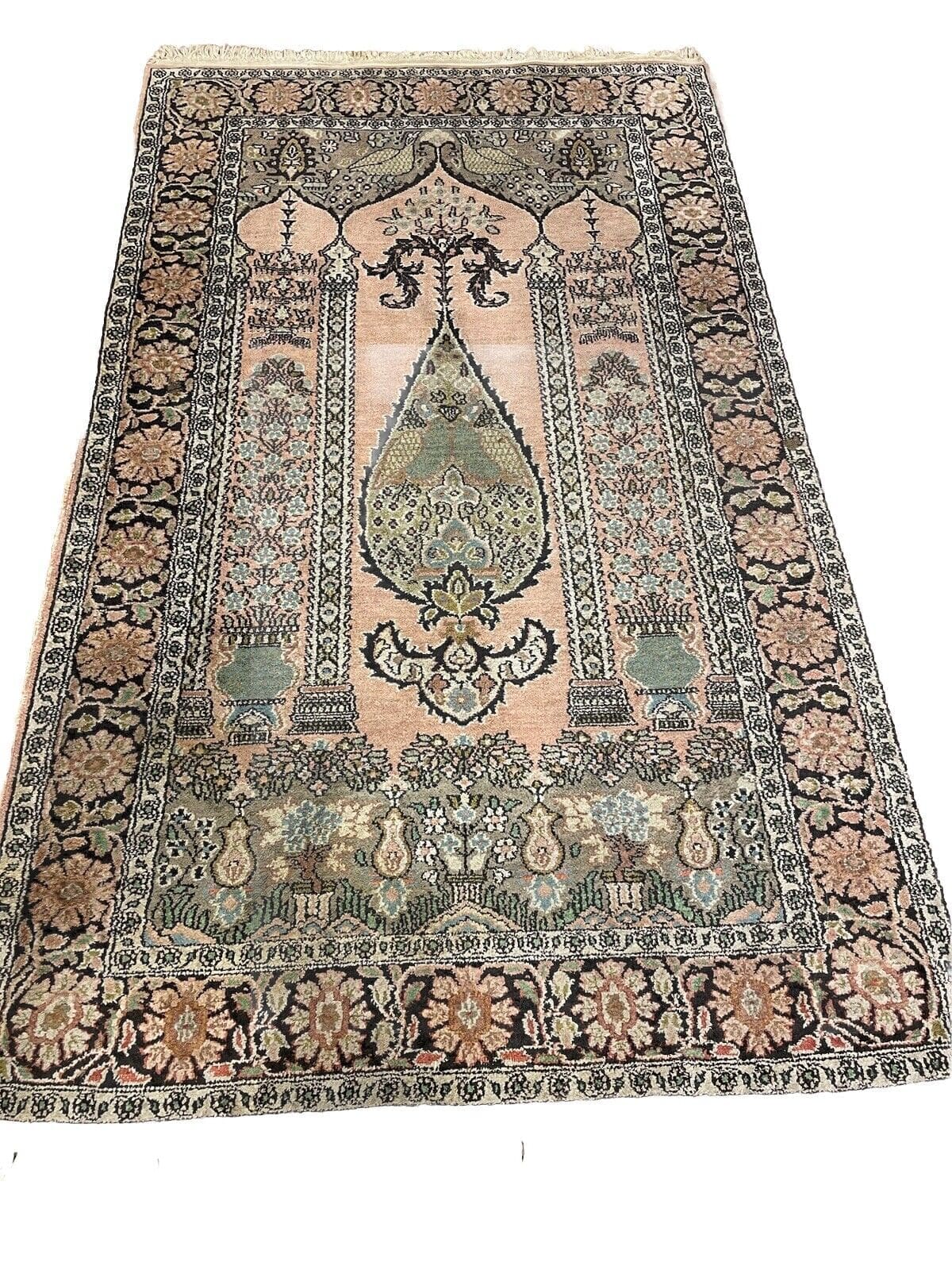 perserteppich-155x92-cm-modernes-medallion-handgeknupft-aus-100-reiner-1 Orientteppich Indien 155x92 cm Seide handgeknüpft