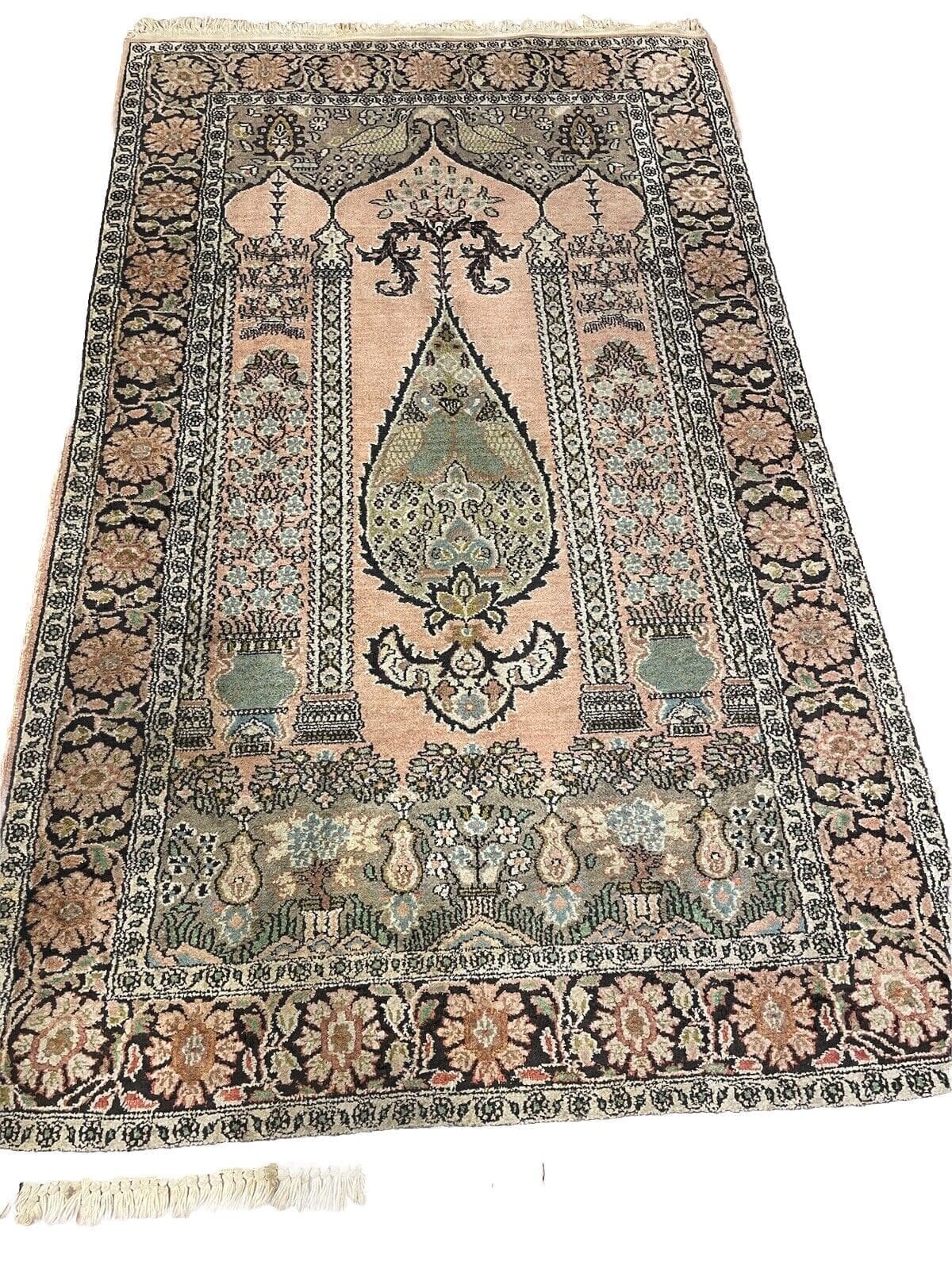 perserteppich-155x92-cm-modernes-medallion-handgeknupft-aus-100-reiner-2 Orientteppich Indien 155x92 cm Seide handgeknüpft