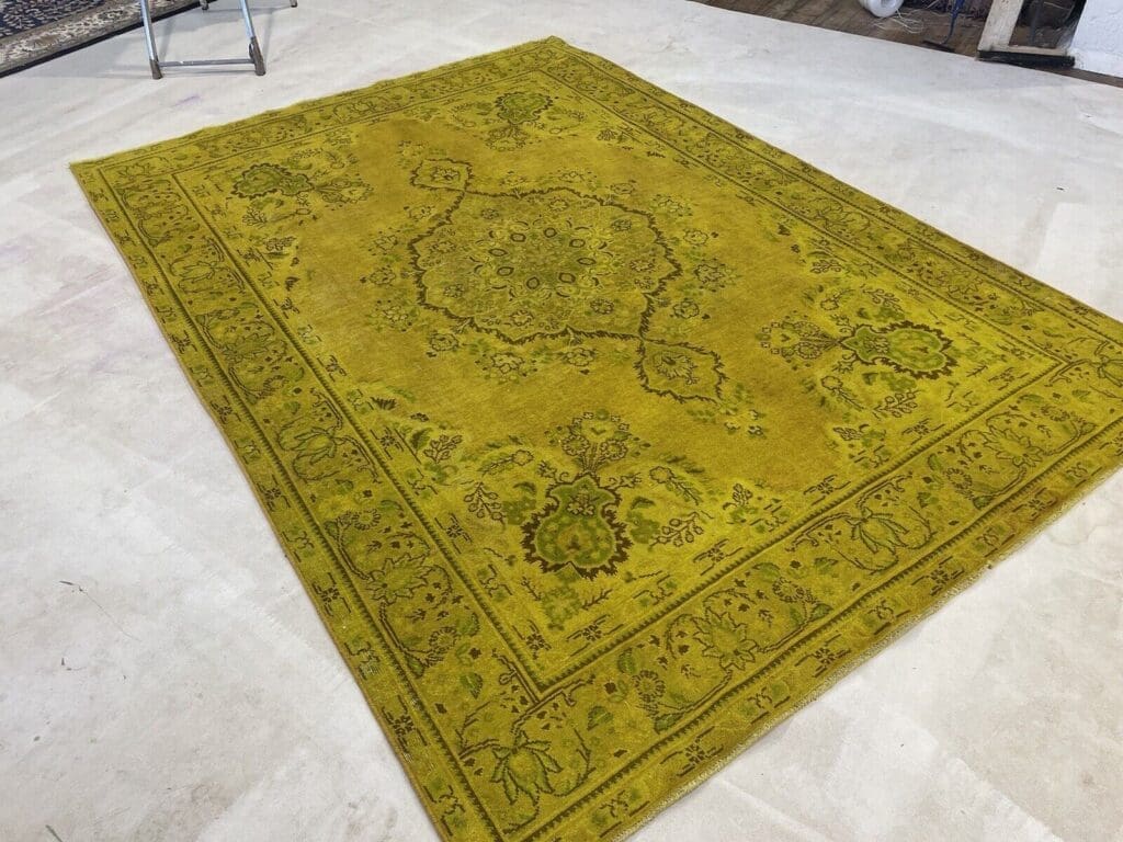 exklusiver-goldener-vintage-perserteppich-300x400-cm-handgeknupft-aus-100-1-8 Perserteppich Iran 300 x 400 cm Wolle handgeknüpft