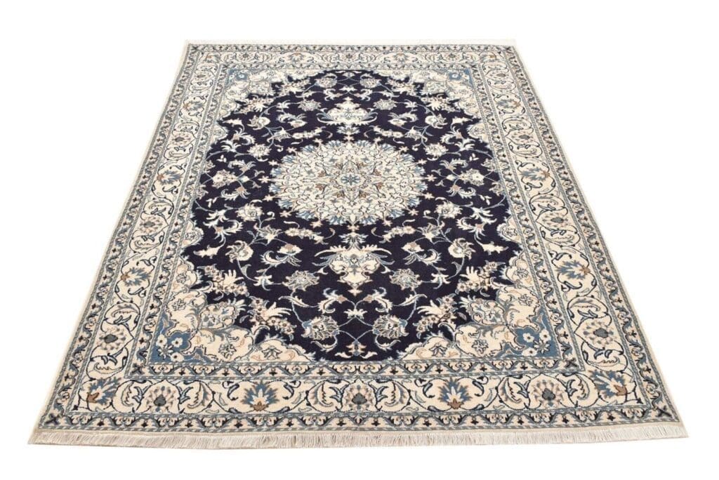 Perserteppich Nain 233 x 166 cm handgeknüpft (Verkauft)