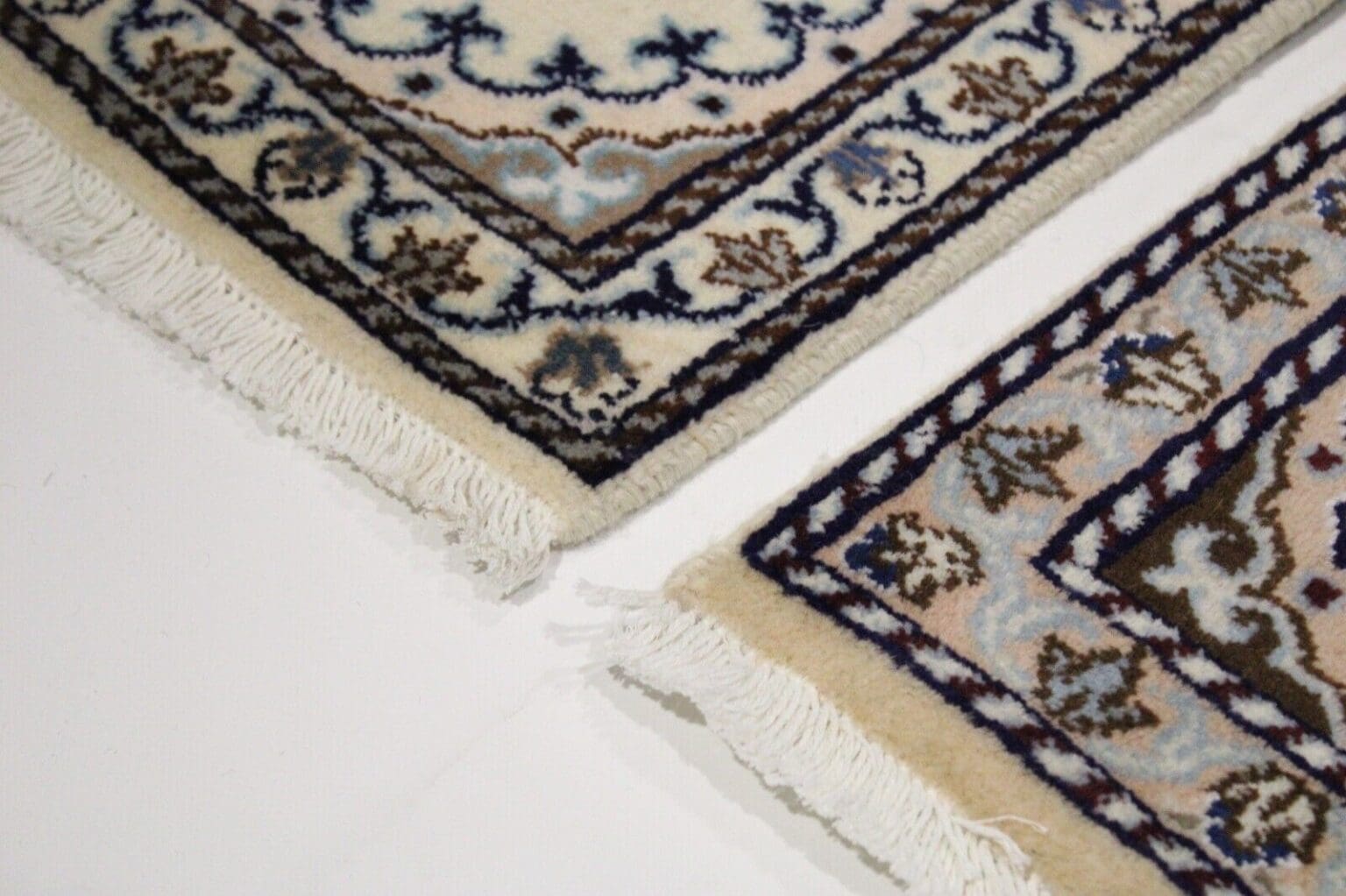 Perserteppich Nain 40 cm x 60 cm handgeknüpft (Verkauft)