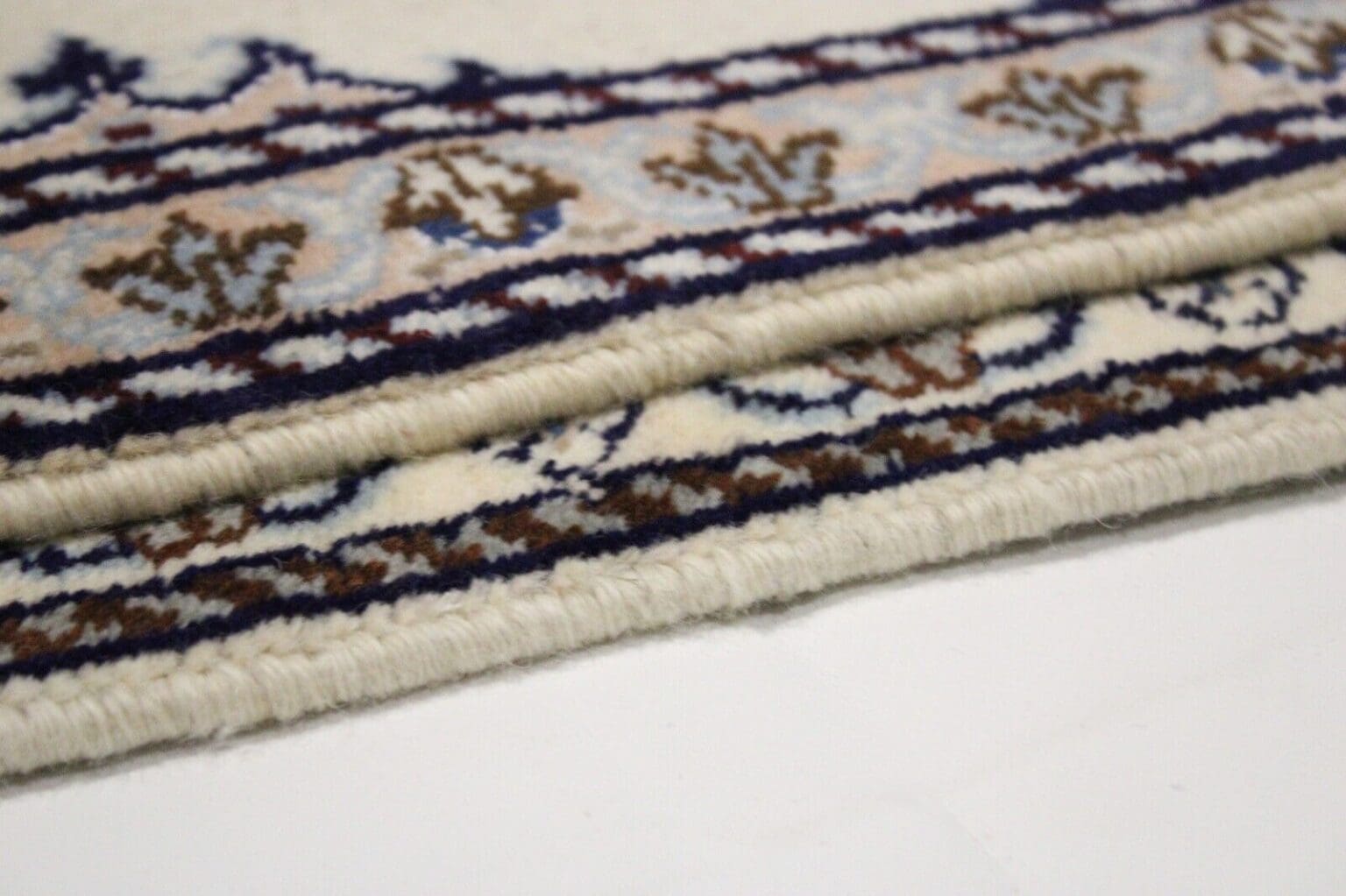 Perserteppich Nain 40 cm x 60 cm handgeknüpft (Verkauft)