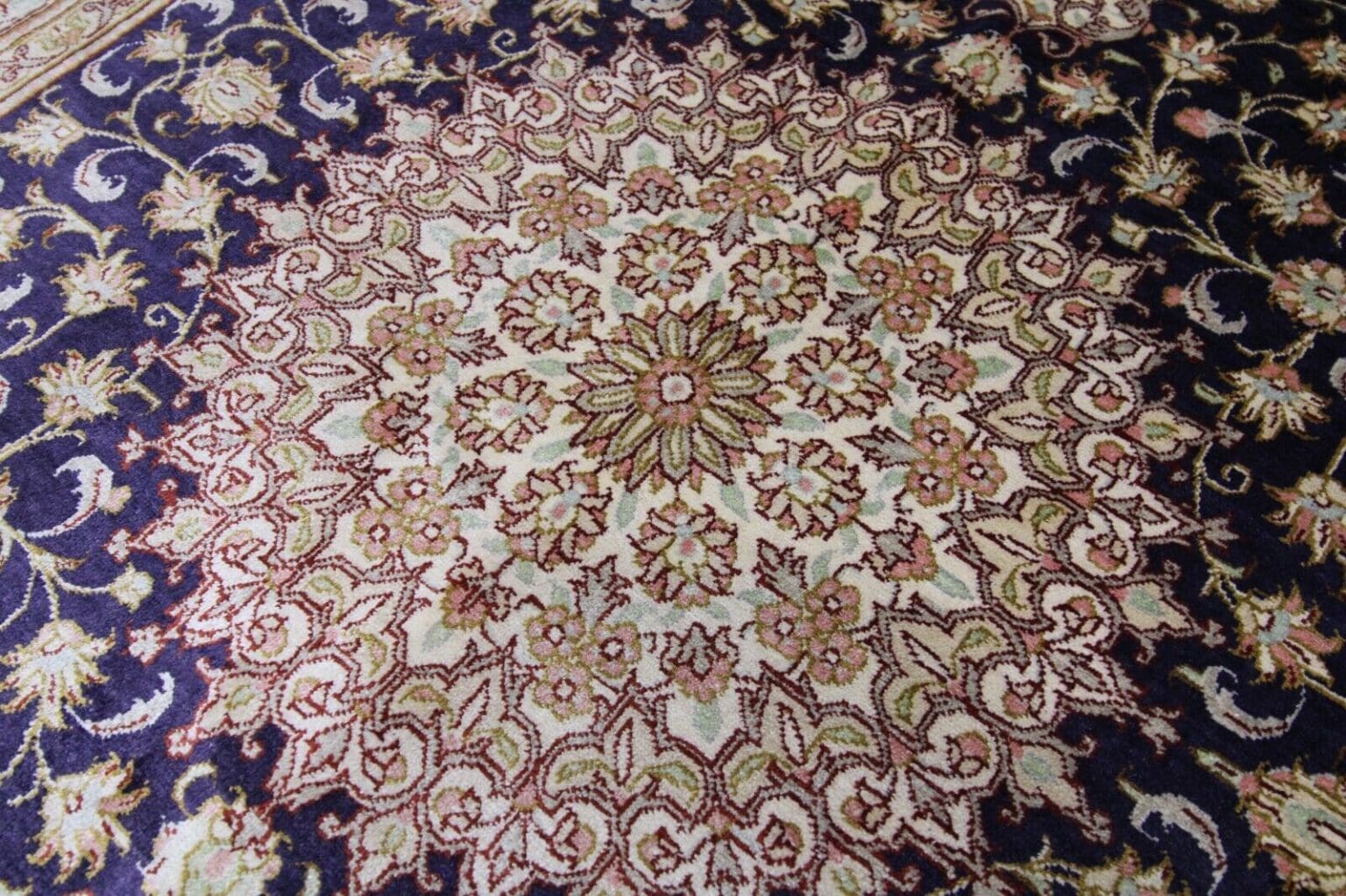 Perserteppich Ghom 118 x 81 cm Seide handgeknüpft