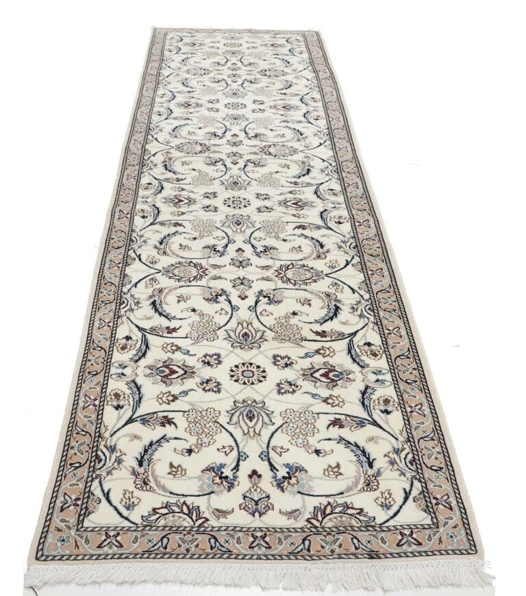 Perserteppich Nain 394 x 98 cm Seide handgeknüpft