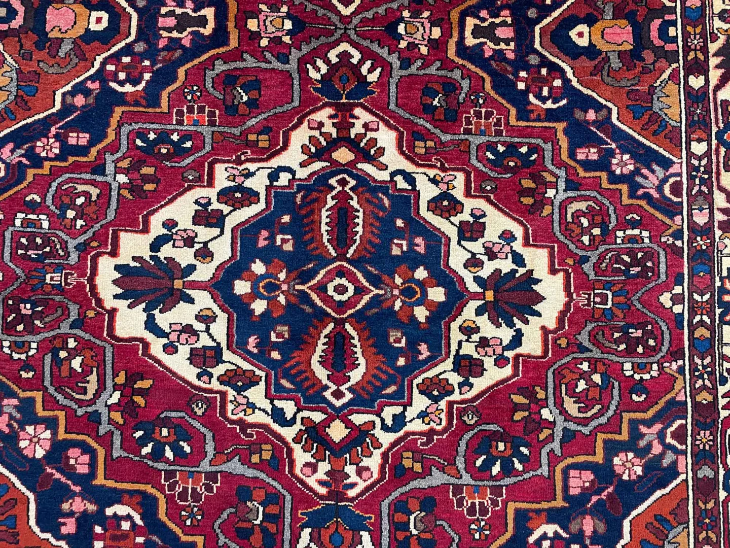 Perserteppich Bakhtiar 305 x 209 cm Wolle handgeknüpft